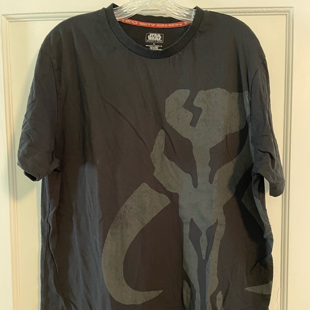 Star Wars Mythosaur Skull MANDALORIAN t-shirt LARGE